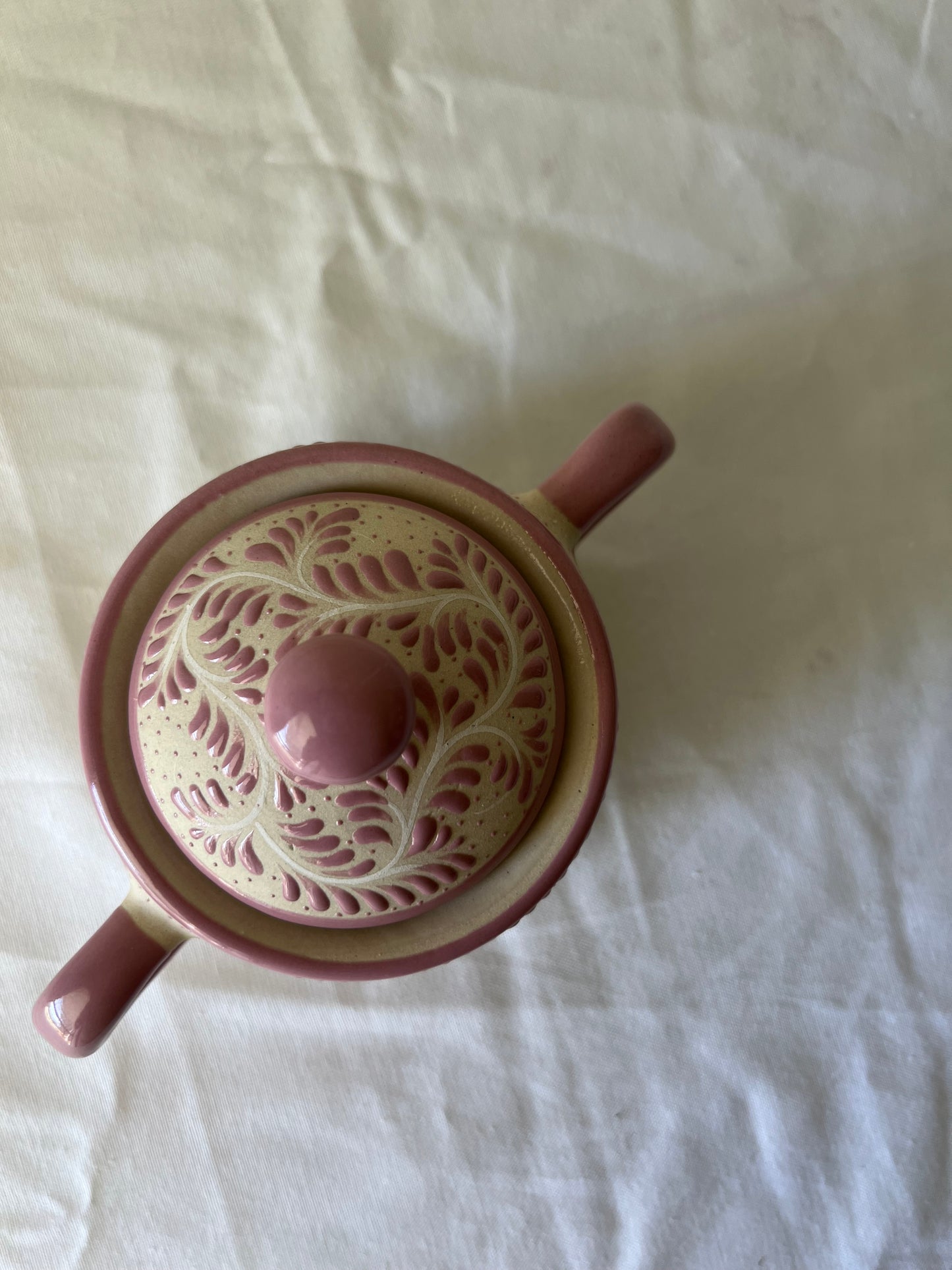 Clay sugar bolw
