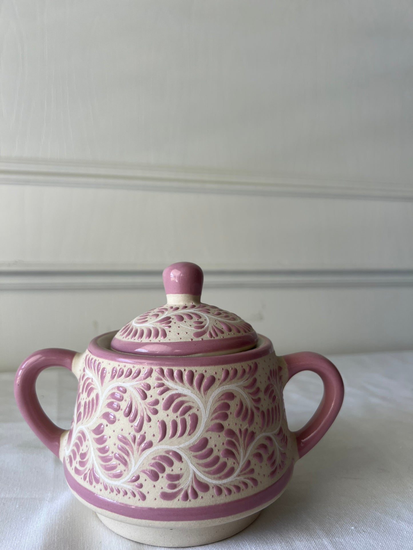 Clay sugar bolw
