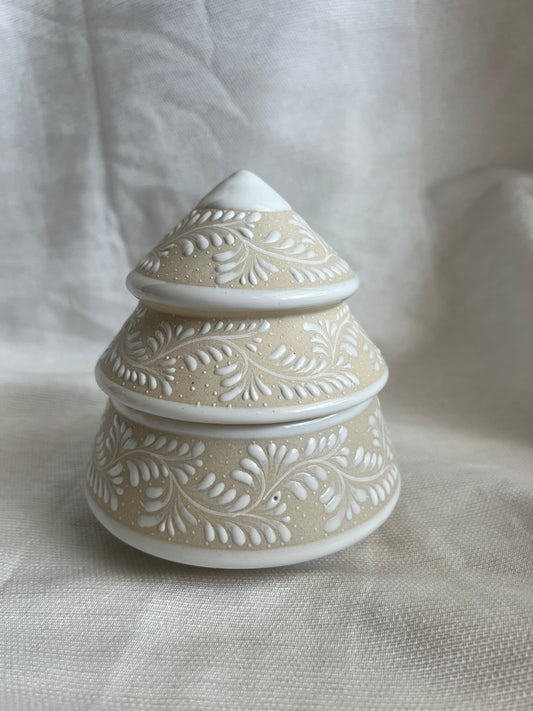 Pine ceramic