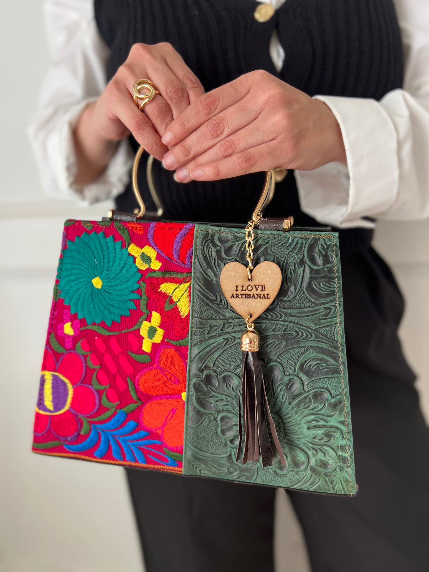 Flores-cincelado bag